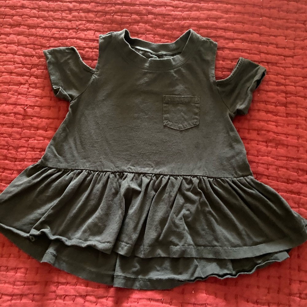 Girls Hudson Cold-Should Ruffle Tee, size small